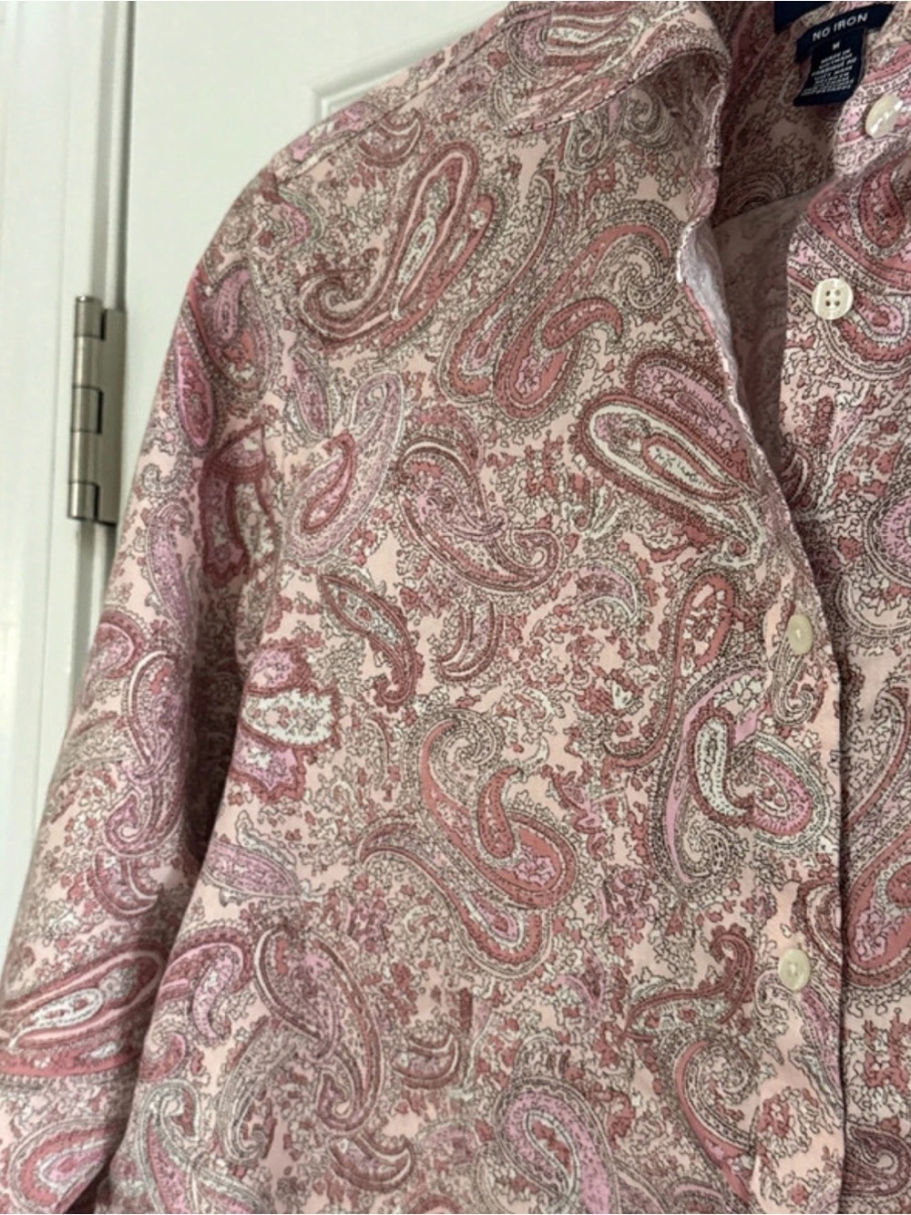 Chaps no iron pink and cream paisley button-down shirt. Size US M. - Picture 2 of 9